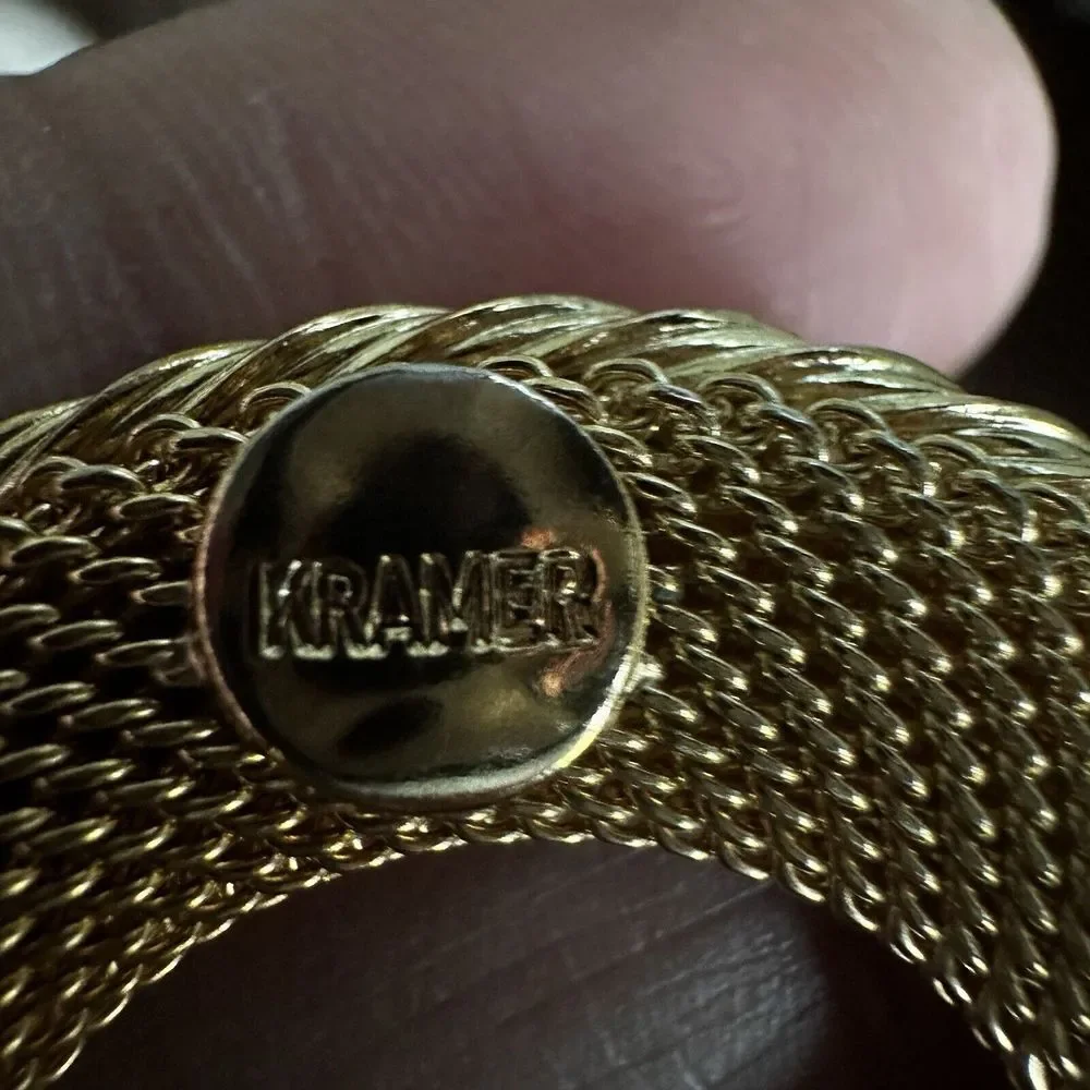 Vintage Kramer Of New York Brooch Pin 1.75 Inch Gold  Mesh Metal Circle  Signed‎
